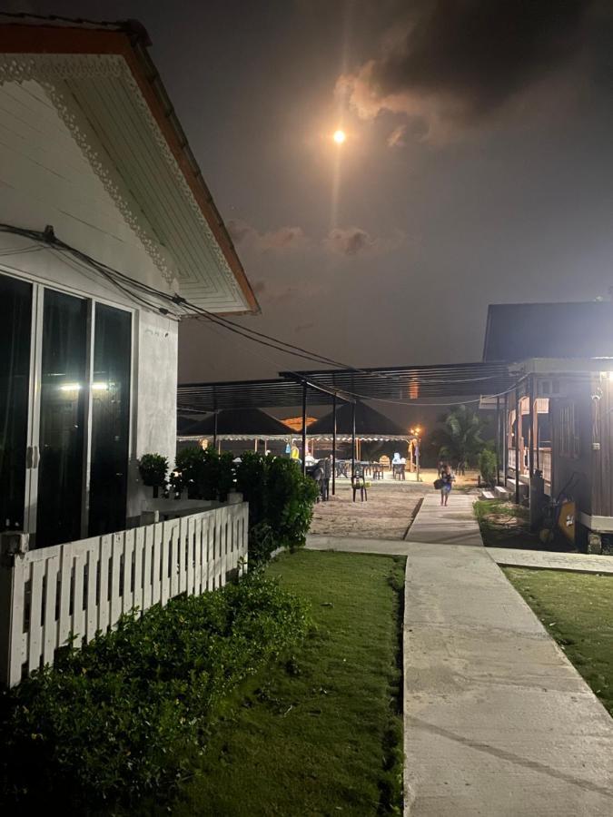 Empire Hotels & Resorts Kampong Pasir Hantu Екстериор снимка